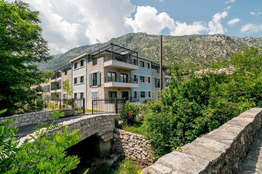 Green Bay Apartments Morinj كوتور المظهر الخارجي الصورة