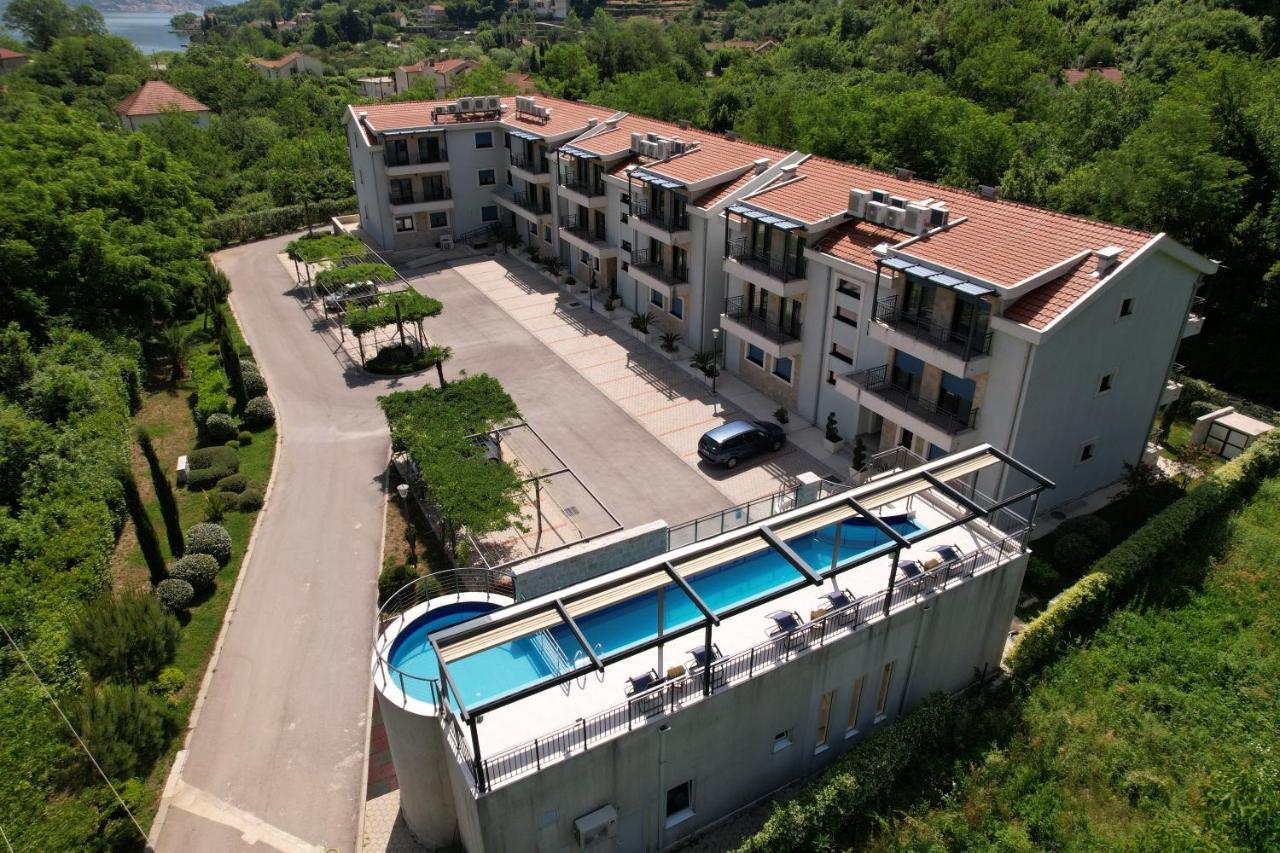 Green Bay Apartments Morinj كوتور المظهر الخارجي الصورة