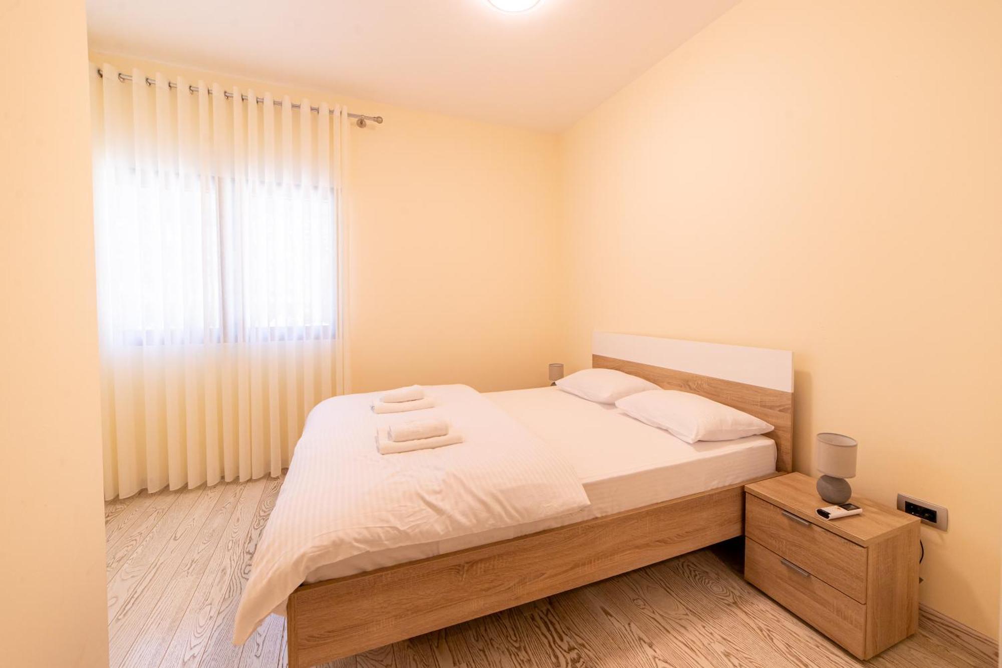 Green Bay Apartments Morinj كوتور المظهر الخارجي الصورة