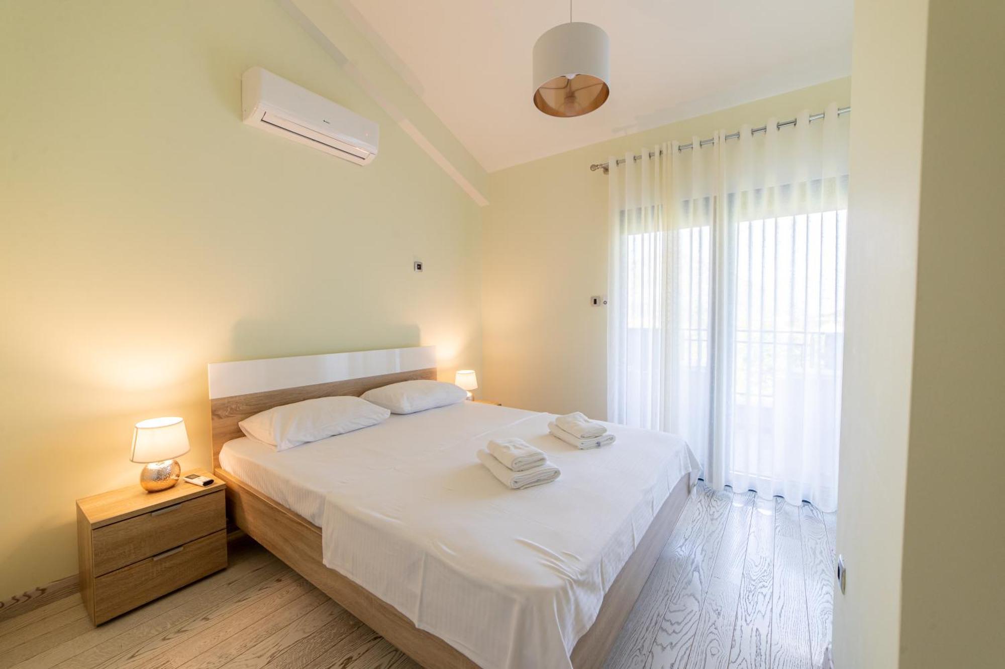 Green Bay Apartments Morinj كوتور المظهر الخارجي الصورة