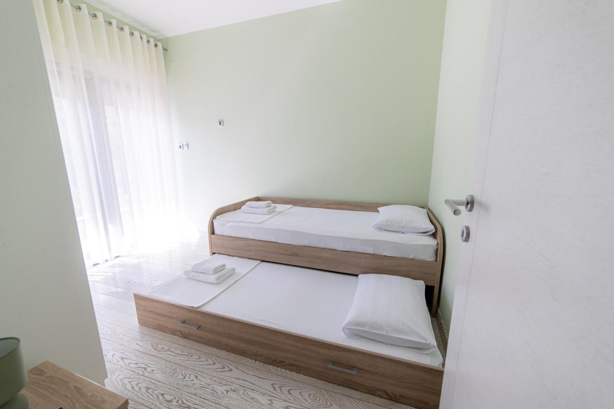 Green Bay Apartments Morinj كوتور المظهر الخارجي الصورة