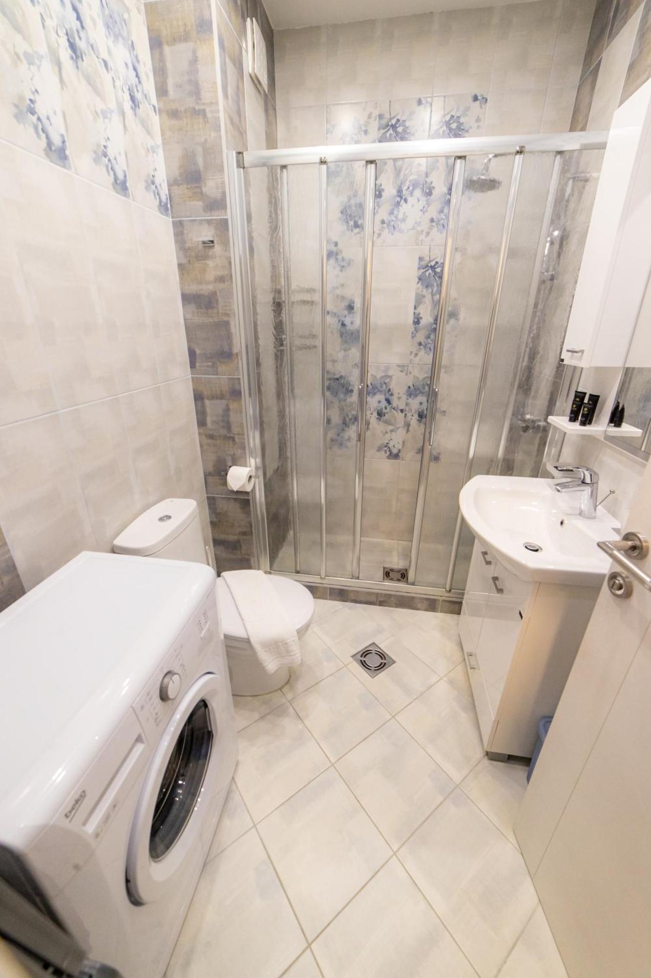 Green Bay Apartments Morinj كوتور المظهر الخارجي الصورة