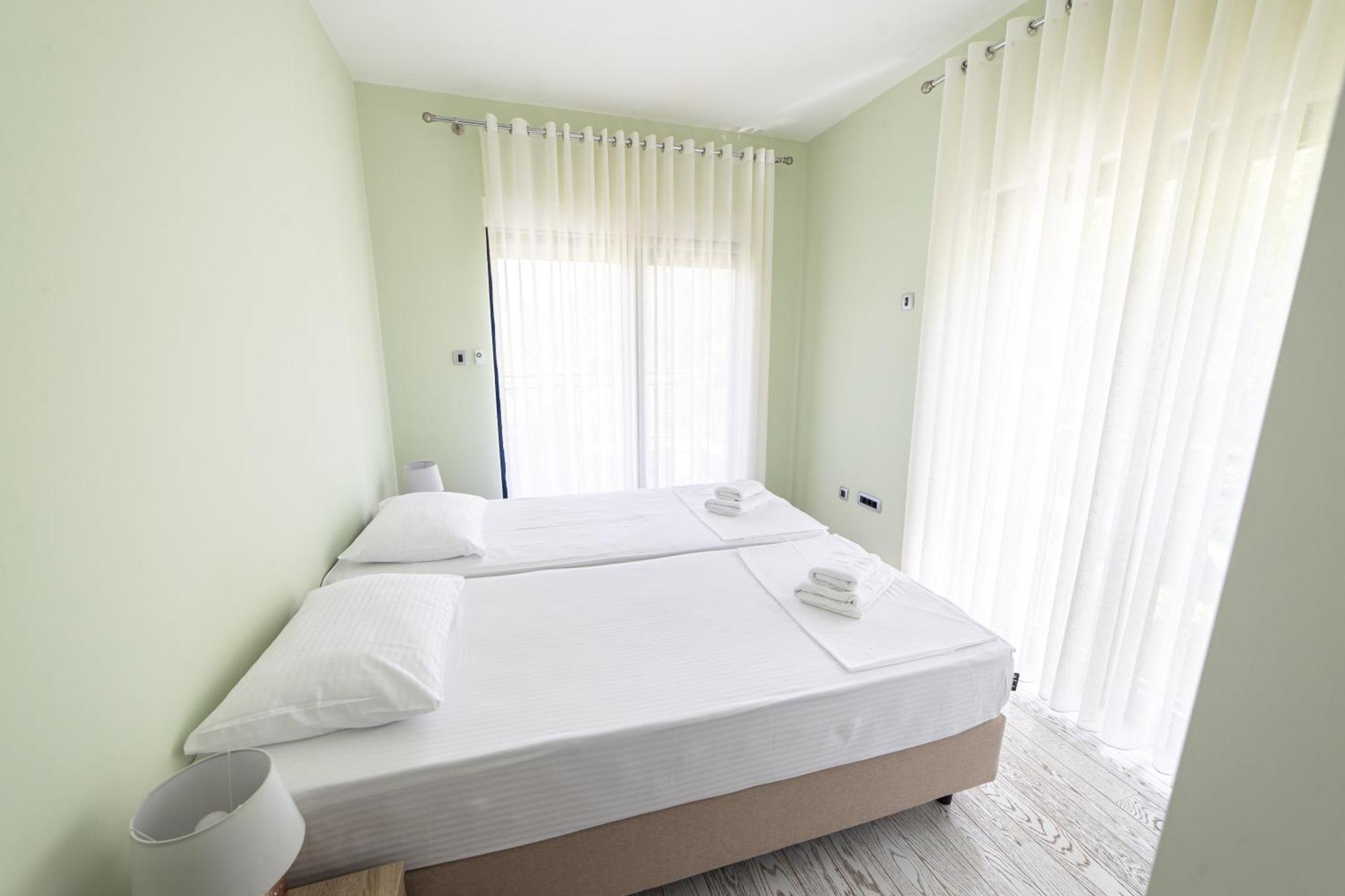 Green Bay Apartments Morinj كوتور المظهر الخارجي الصورة