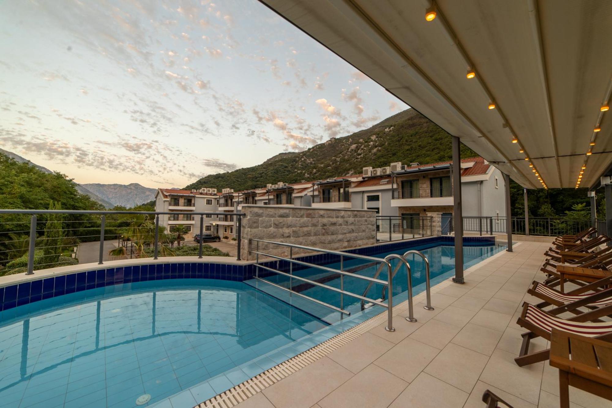 Green Bay Apartments Morinj كوتور المظهر الخارجي الصورة