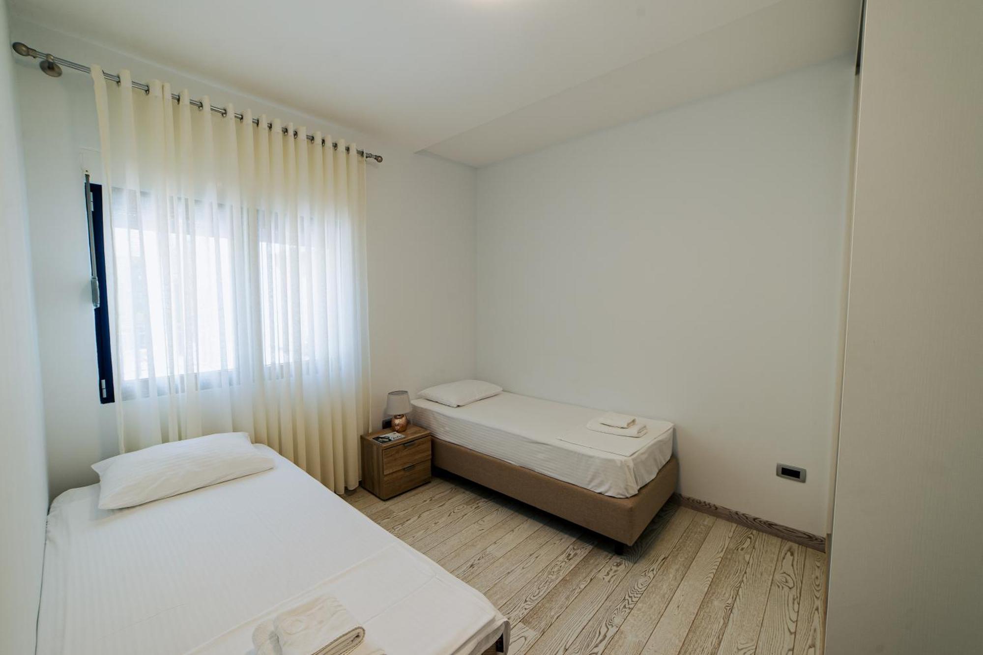 Green Bay Apartments Morinj كوتور المظهر الخارجي الصورة